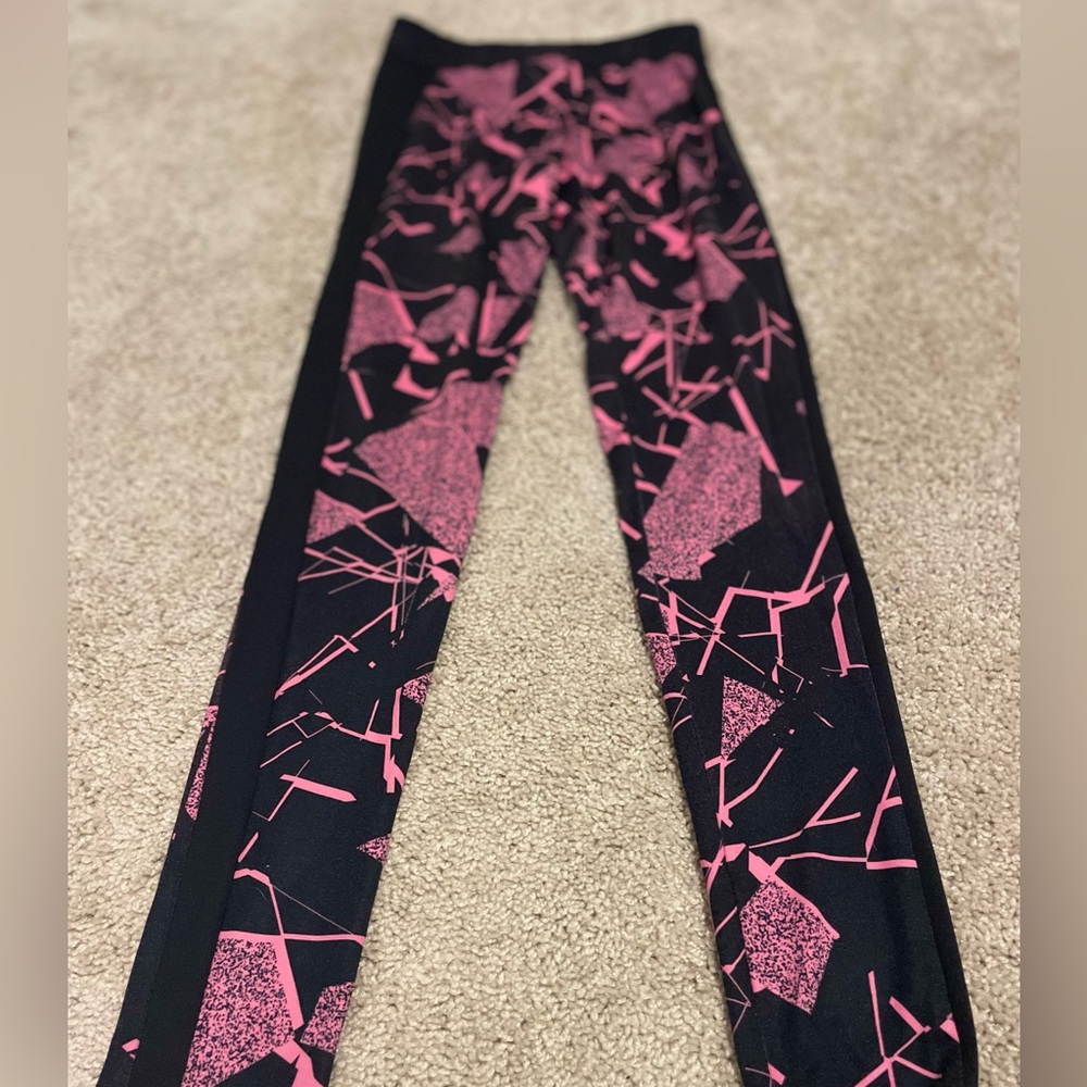 Puma 80s Vintage Black Pink Geometric Leggings Size Small